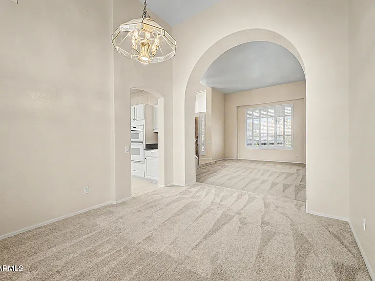 1722 E Samuel Dr — Photo 12