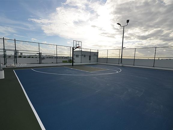 5th image of 16385 Biscayne Blvd Unit 519