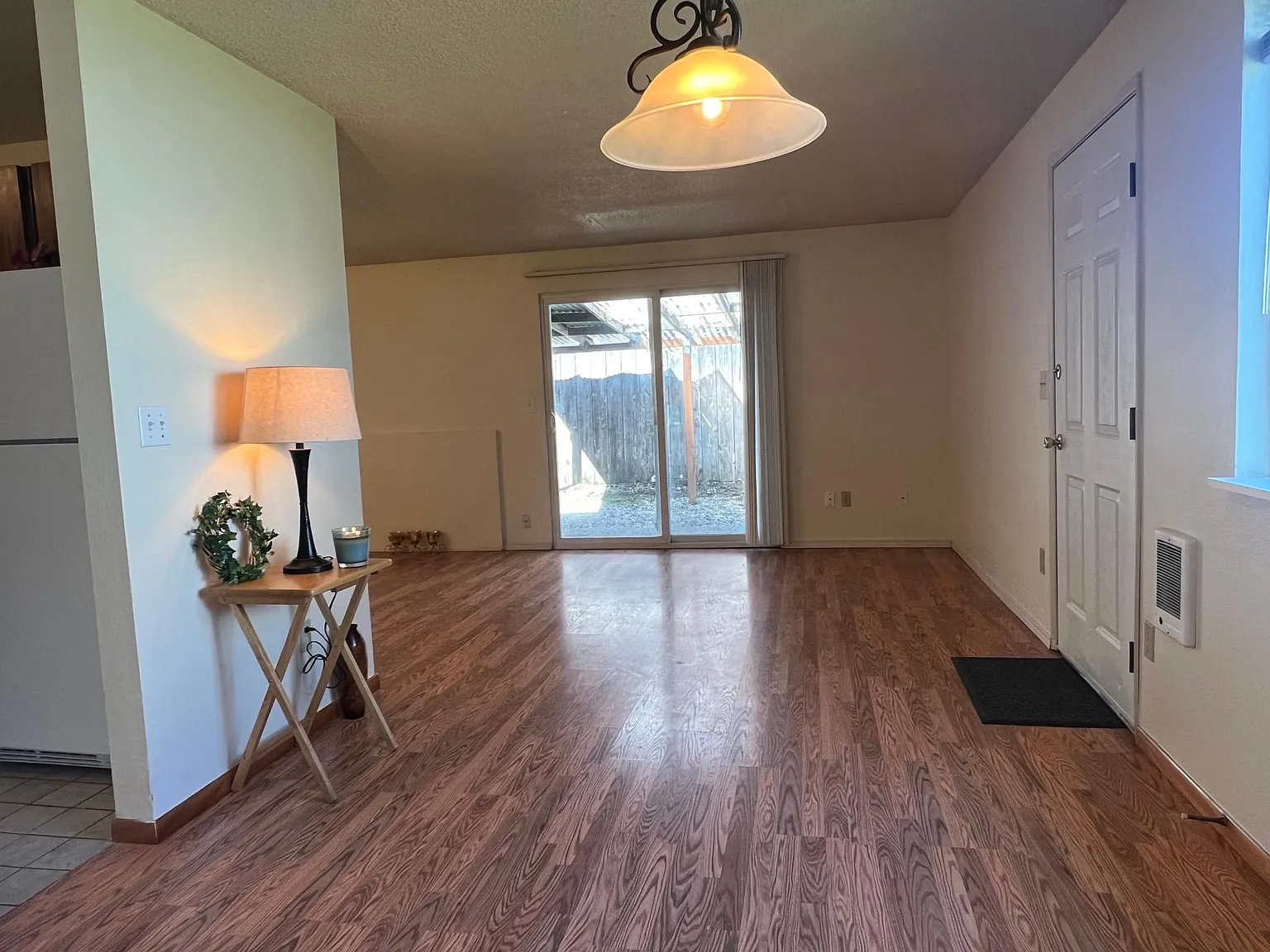2 bed, 850 sqft, $1,600 — Photo 4