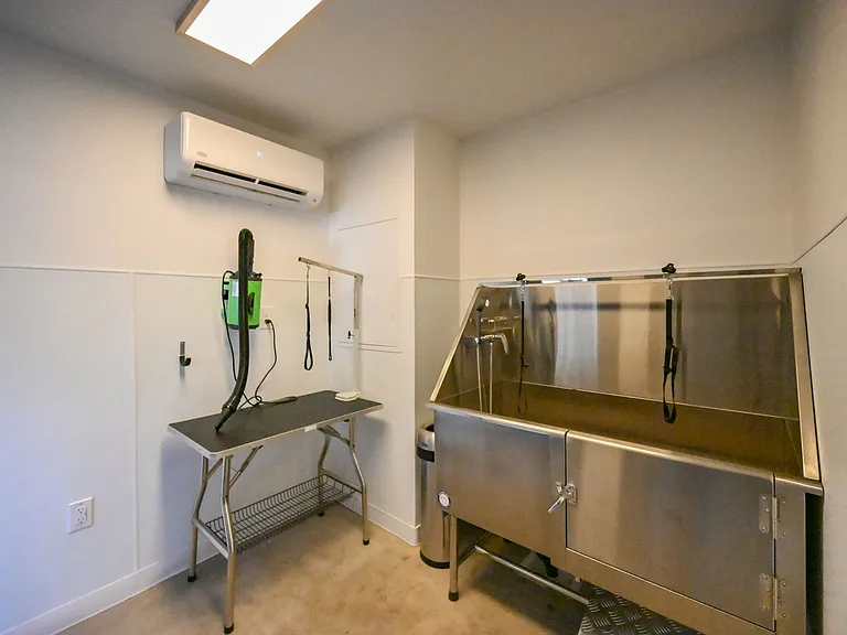 Townhouse Court — Photo 14