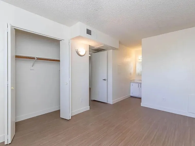 UNITS NOW AVAILABLE - ONE MONTH FREE!! — Photo 28