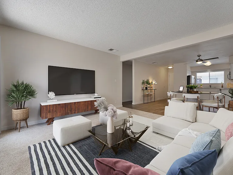 Silverstone Apartments — Photo 31