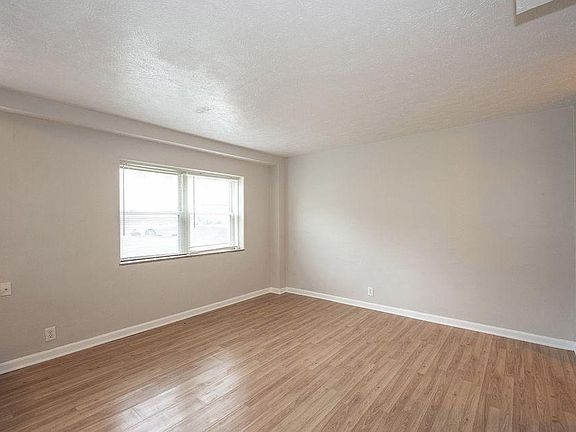 5th image of 140 E 19th St #C866d06d5