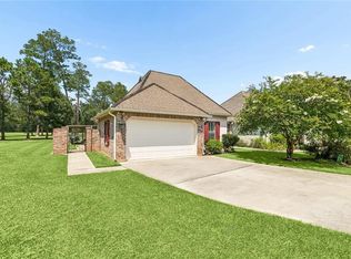107 Mount Carmel Ct, Belle Chasse, LA 70435