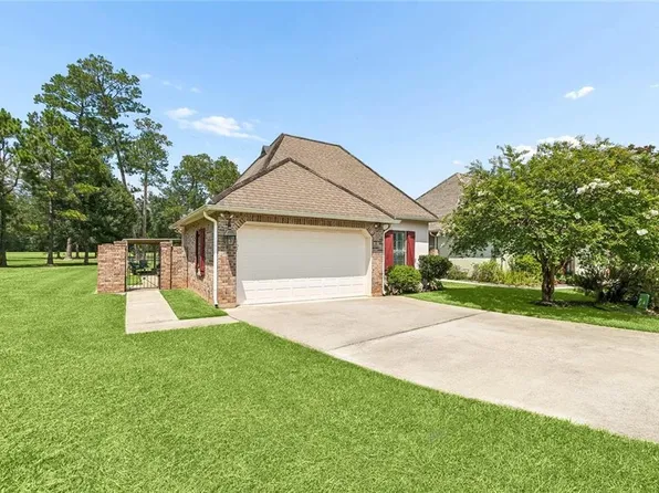 107 Mount Carmel Ct, Belle Chasse, LA 70435