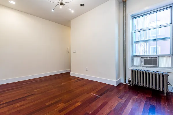 Rented by Nooklyn NYC LLC | media 54