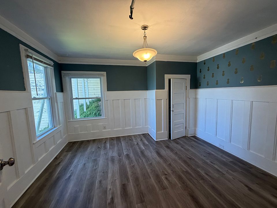 1st image of 465 Corbett Ave #1