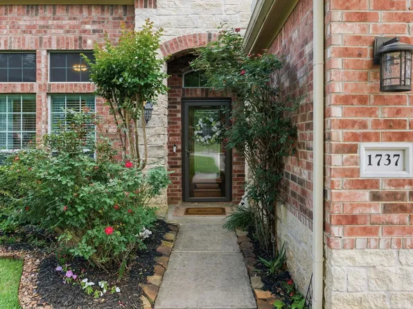 1737 Round Oak Ln, Conroe, TX 77304