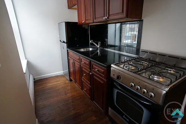 Rented by EXR | media 7