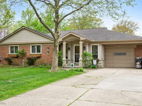 2730 Jameston Dr, Rocky River, OH 44116