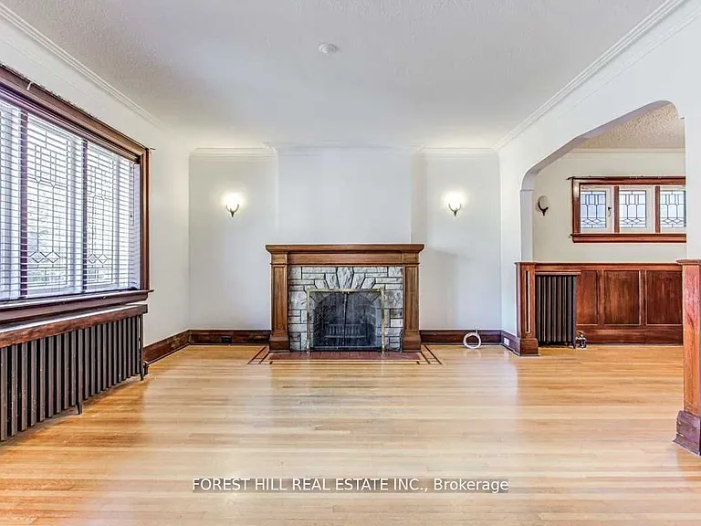 138 Castlewood Rd — Photo 5