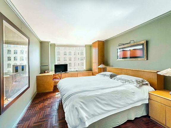 4th image of 2373 Broadway APT 1403