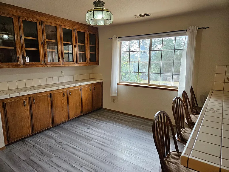 20351 Greenview Dr — Photo 7