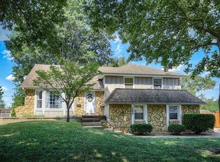 7204 Bond St, Shawnee, KS 66203