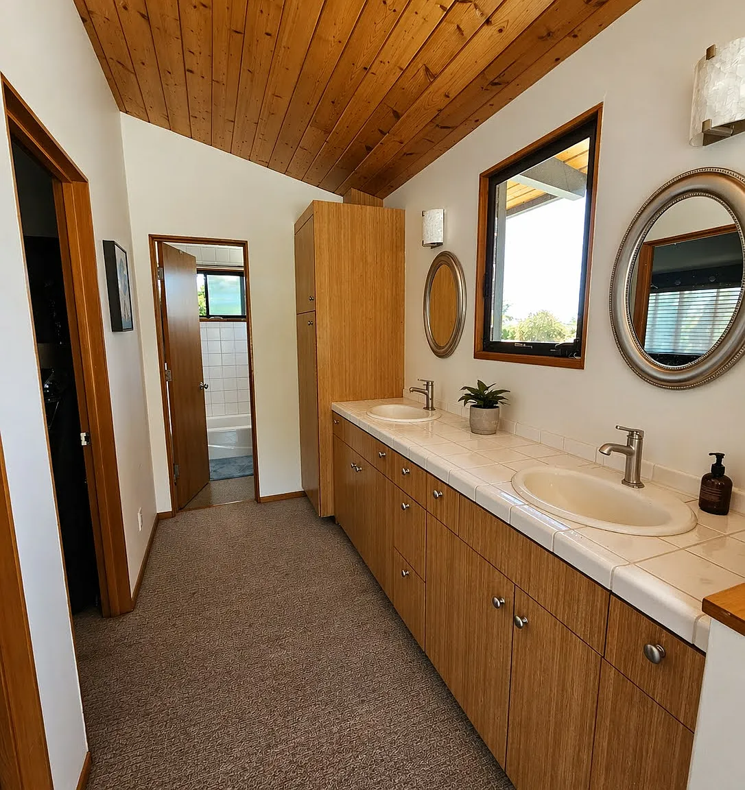 4 bed, 2000 sqft, $8,000 — Photo 4