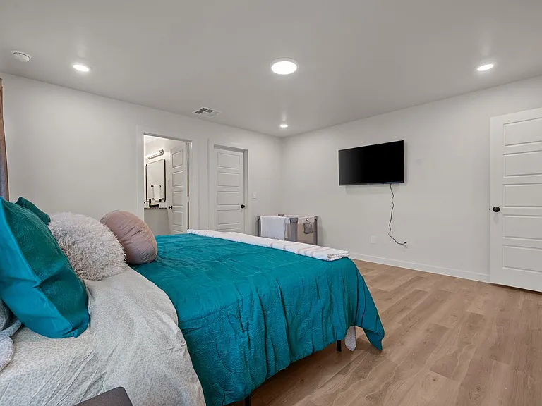 2125 Langford Ave — Photo 23