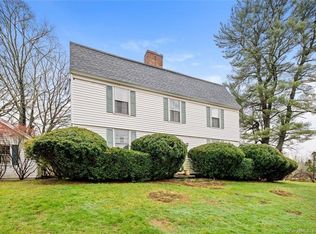 24 Duncaster Rd, Bloomfield, CT 06002
