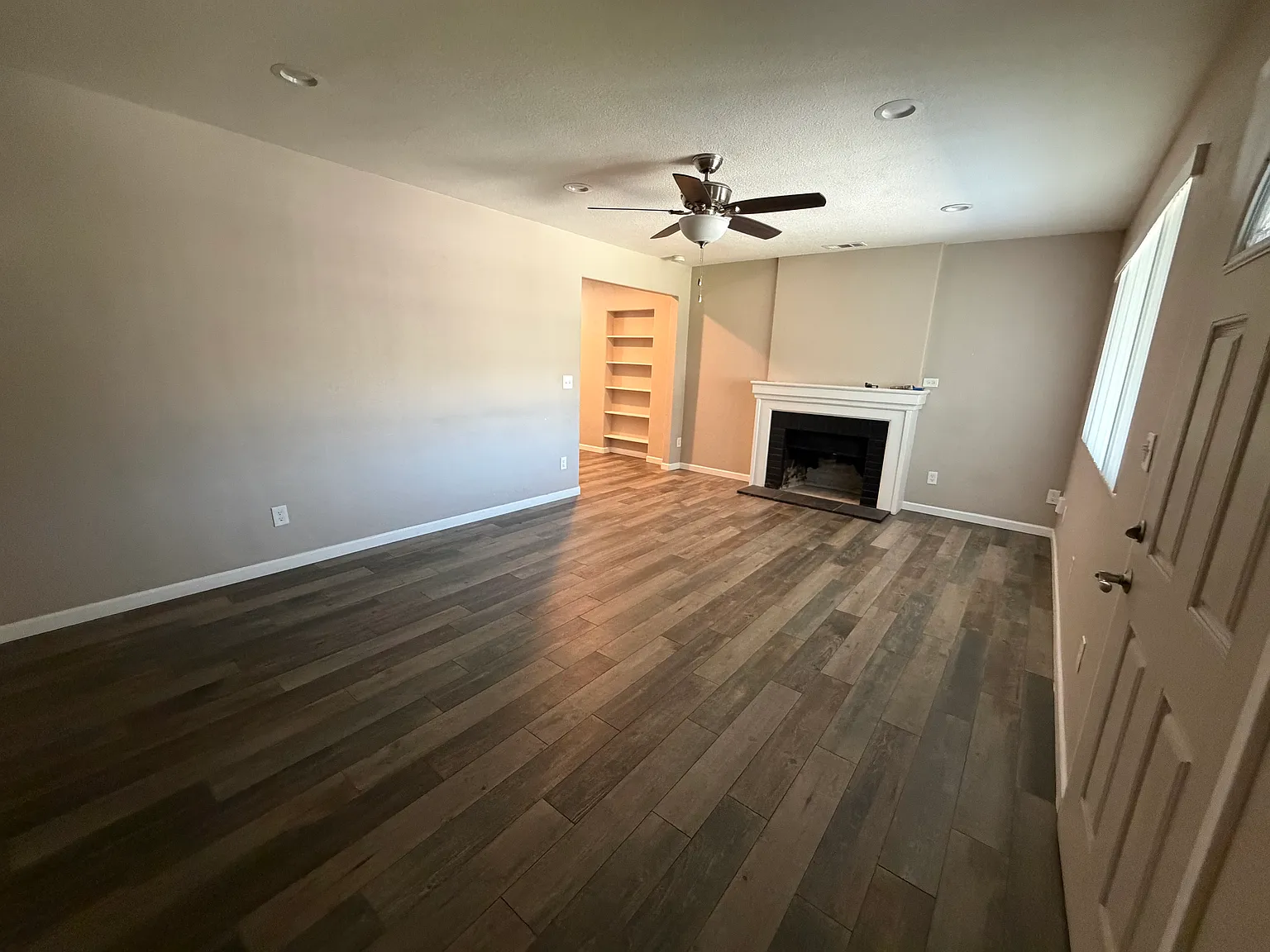 2 bed, 1294 sqft, $2,495 — Photo 3