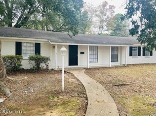 2510 Queensroad Ave, Jackson, MS 39213