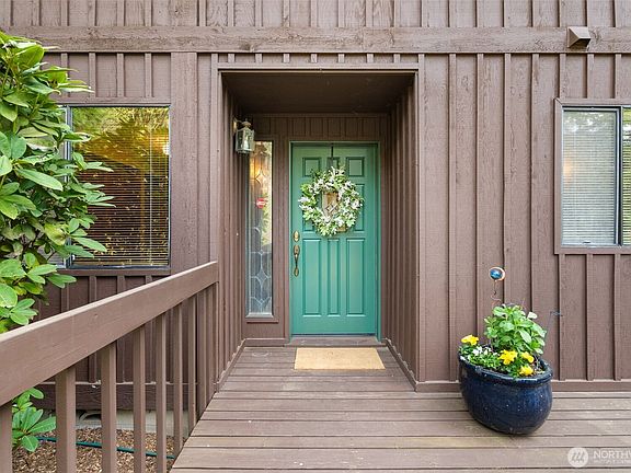 4th image of 6821 Foothill Loop SW