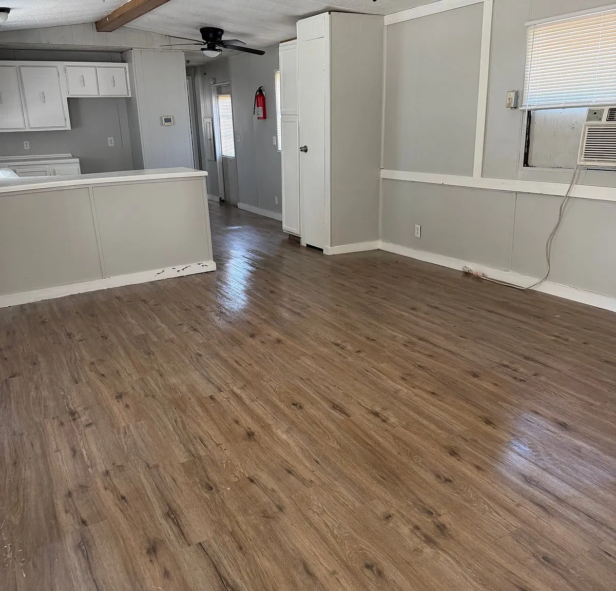 901 Parker St - 901 Parker — Photo 3