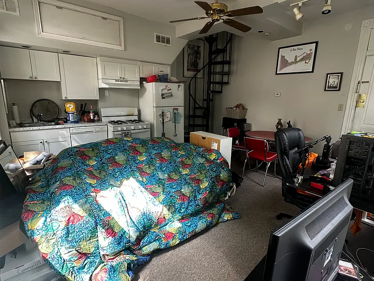 2357 W Clifton Ave #2 — Photo 4