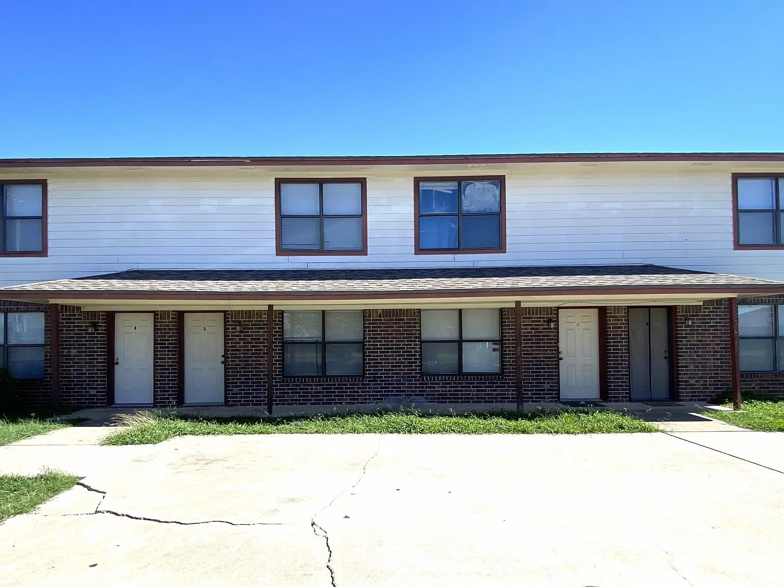 1307 Monroe Loop — Photo 1