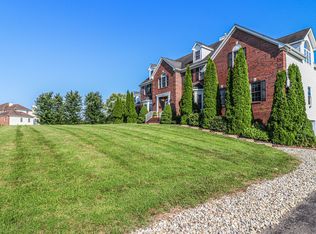 14 Harvest Bend Rd, Robbinsville, NJ 08691