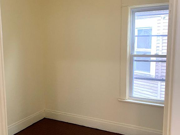 5th image of 422 Cornwall Ave #2