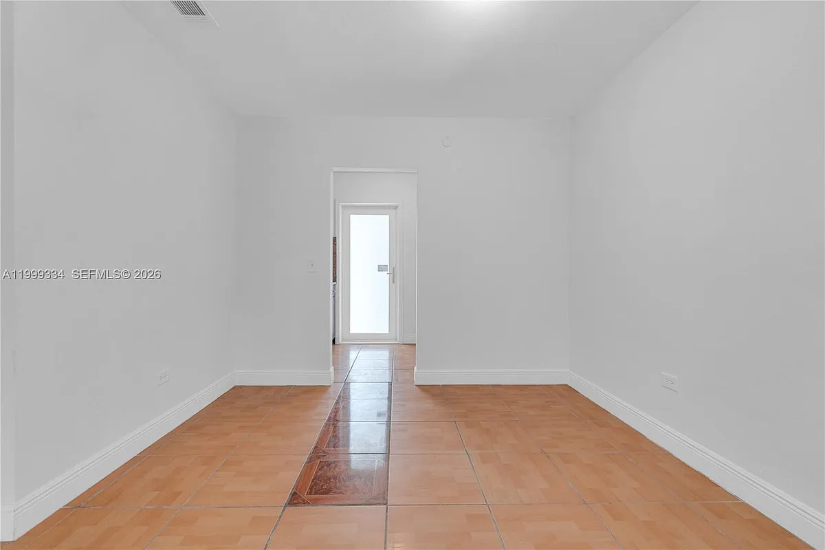 Building Photo - 1730 NW 55th Ter #1730