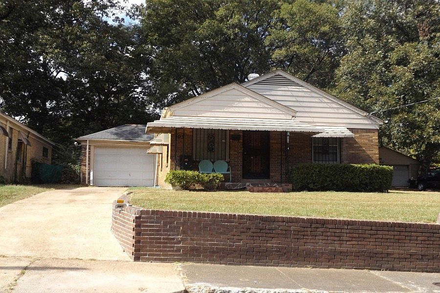 1st image of 403 Lipford St