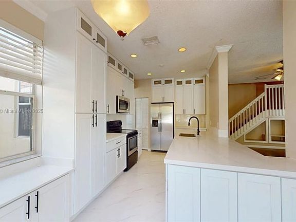 3rd image of 582 Carrington Ln