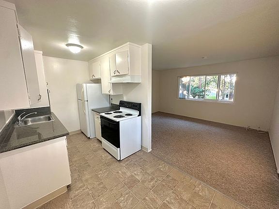 4th image of 449 Ash St APT 2