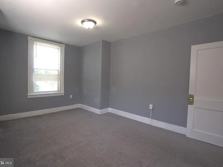 4836 N Franklin St — Photo 10