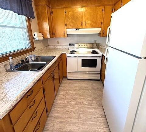 4th image of 607 Heatherton Dr