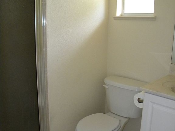 4th image of 1019 Aster St