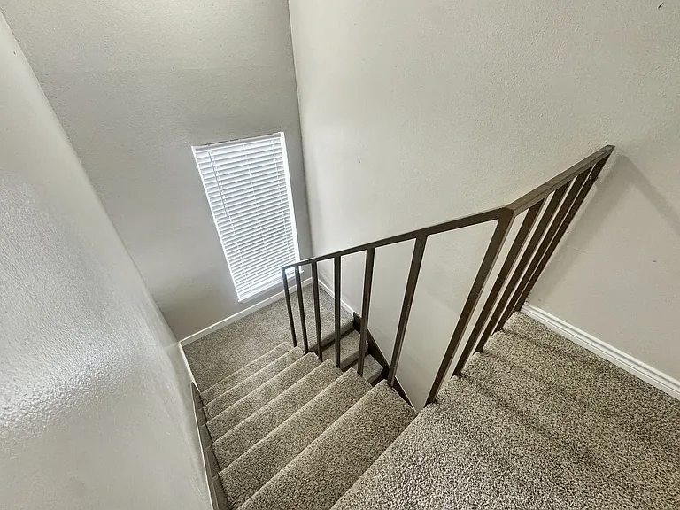 Sierra Ranch Apartments — Photo 6