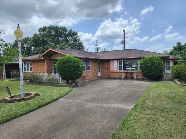 11319 Walk Dr, Houston, TX 77076