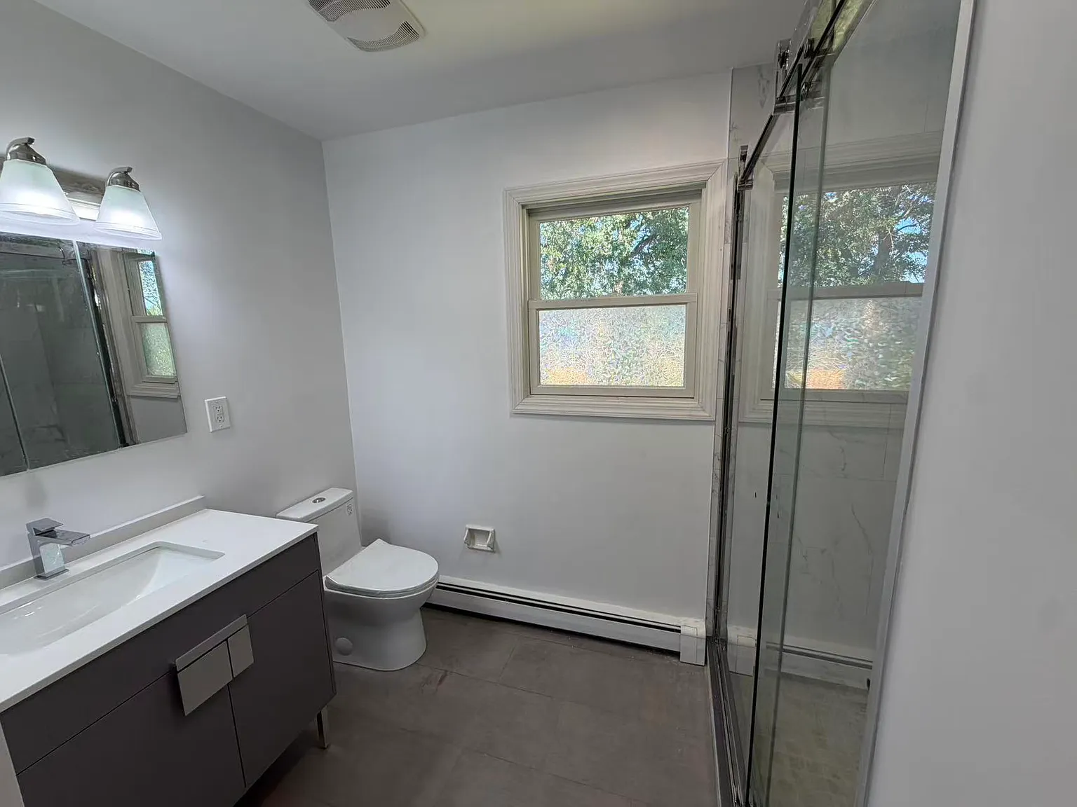 622 Old Country Rd — Photo 2