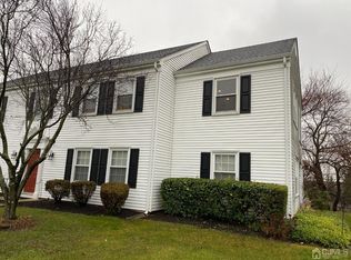 570 Westport Ln #O, Monroe Township, NJ 08831