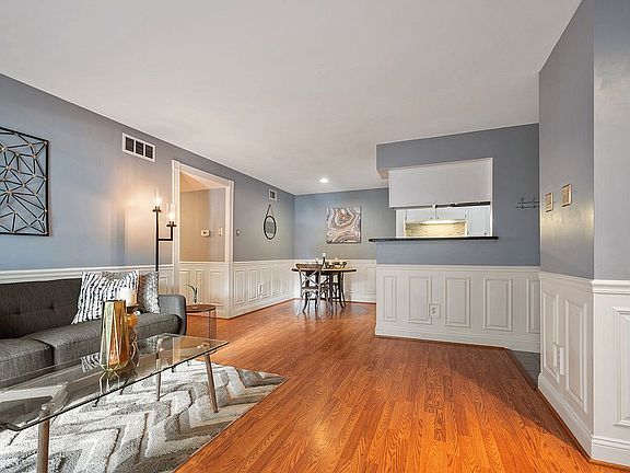 5th image of 1539 Lincoln Way APT 103