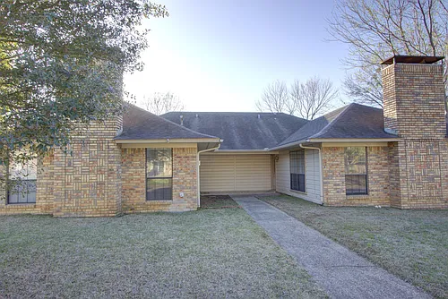 5805 Sidney Dr Photo 1