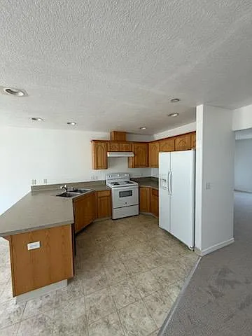 5700 NE 82nd Ave #E27 — Photo 5