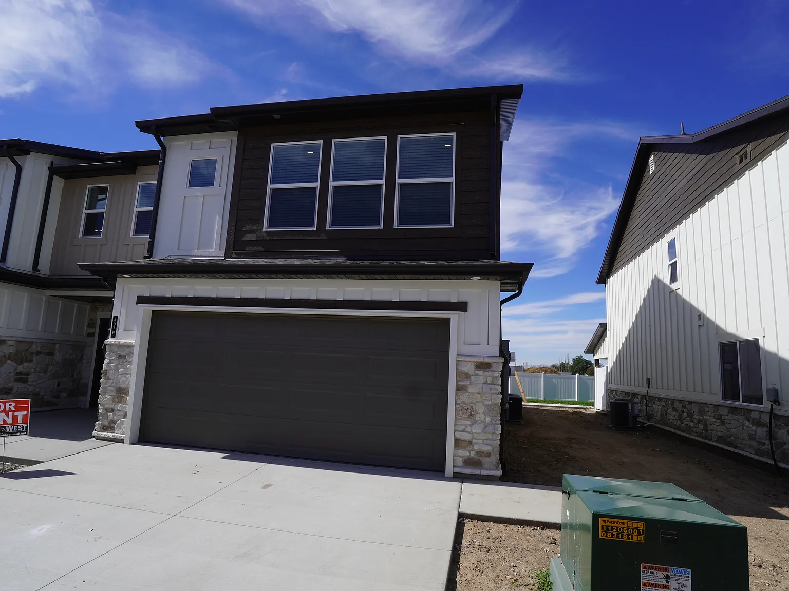 New Townhome at 307 N Liberty Cove Dr. Ogden — Photo 2
