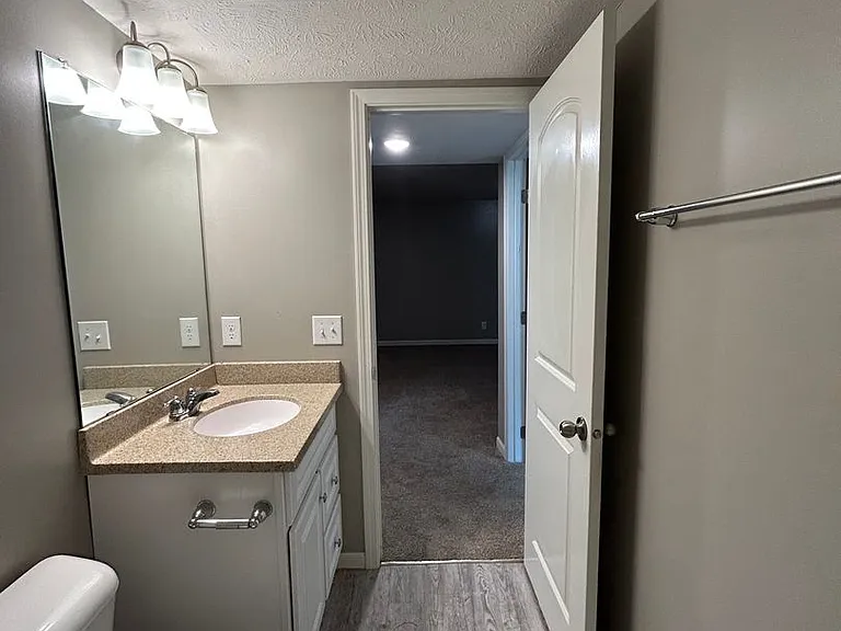 1059 N 170th Ave — Photo 37