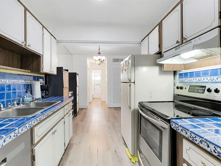 900 SW 84th Ave #412A — Photo 8