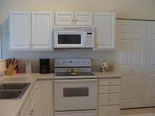 3rd image of 112 Ashwood Ln