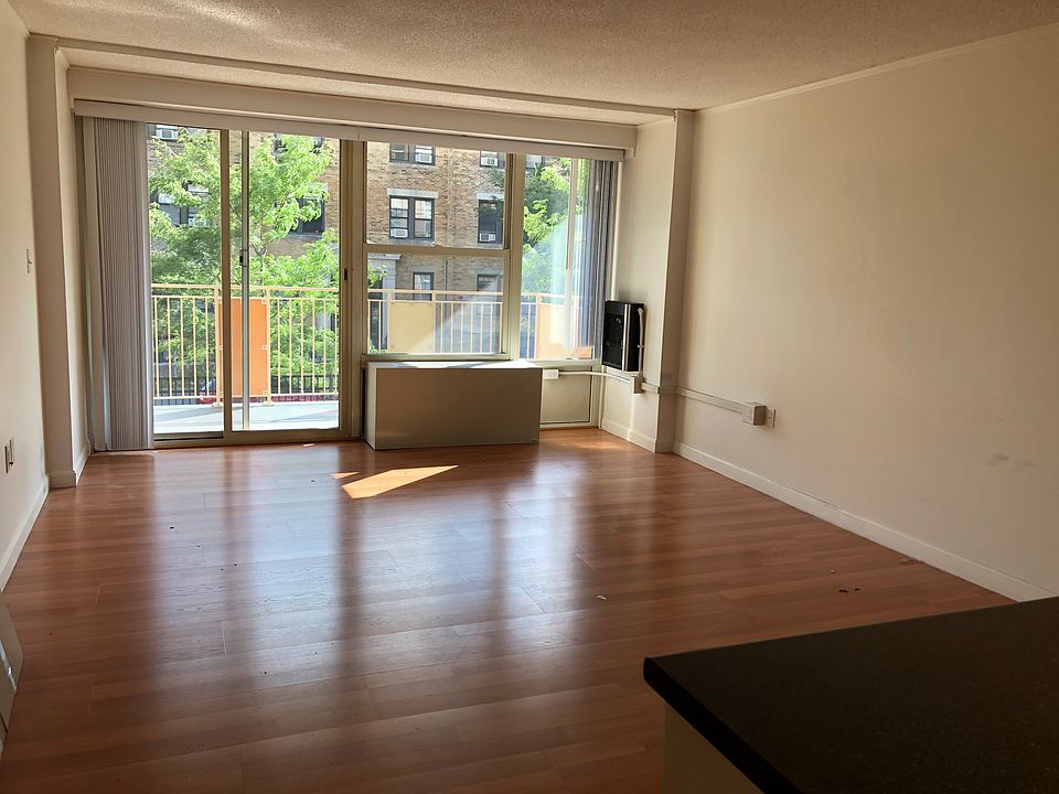 1st image of 293 Harvard St S #6
