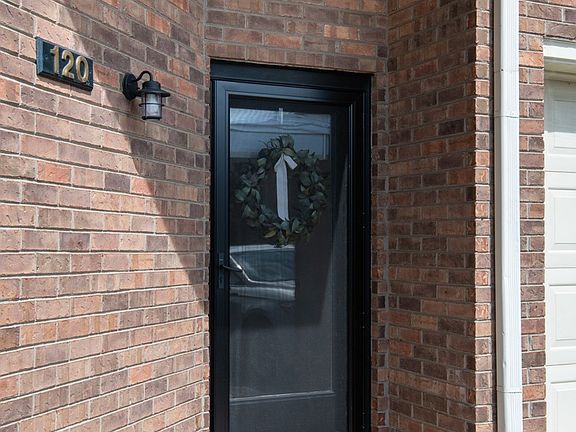 2nd image of 120 Villa View Ct