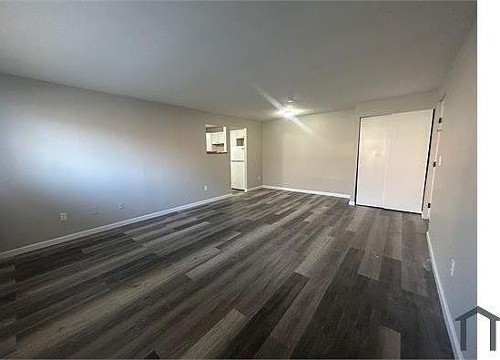 3rd image of 830 Nebraska Ave APT 5